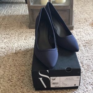 Simply Vera Navy Heels